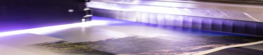 Bild zeigt die Anwendung der UV- und LED-härtenden Digitaldruckfarben.